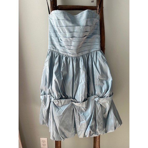 Monique Lhuillier Dresses & Skirts - Monique Lhuillier  Strapless Party Dress Ruched Bodice Bubble Hem Cocktail Dress